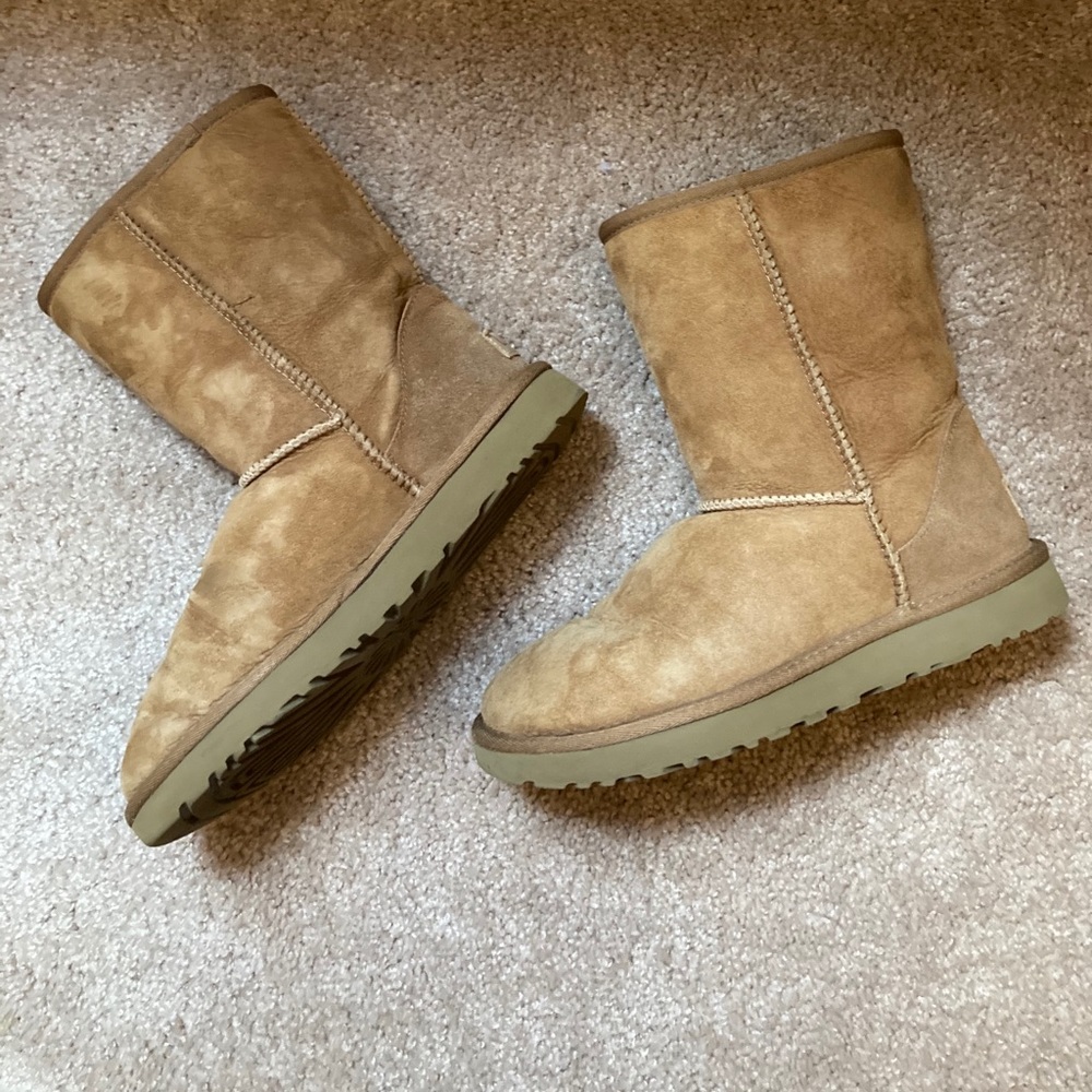 Slightly Worn Classic Ugg Boots